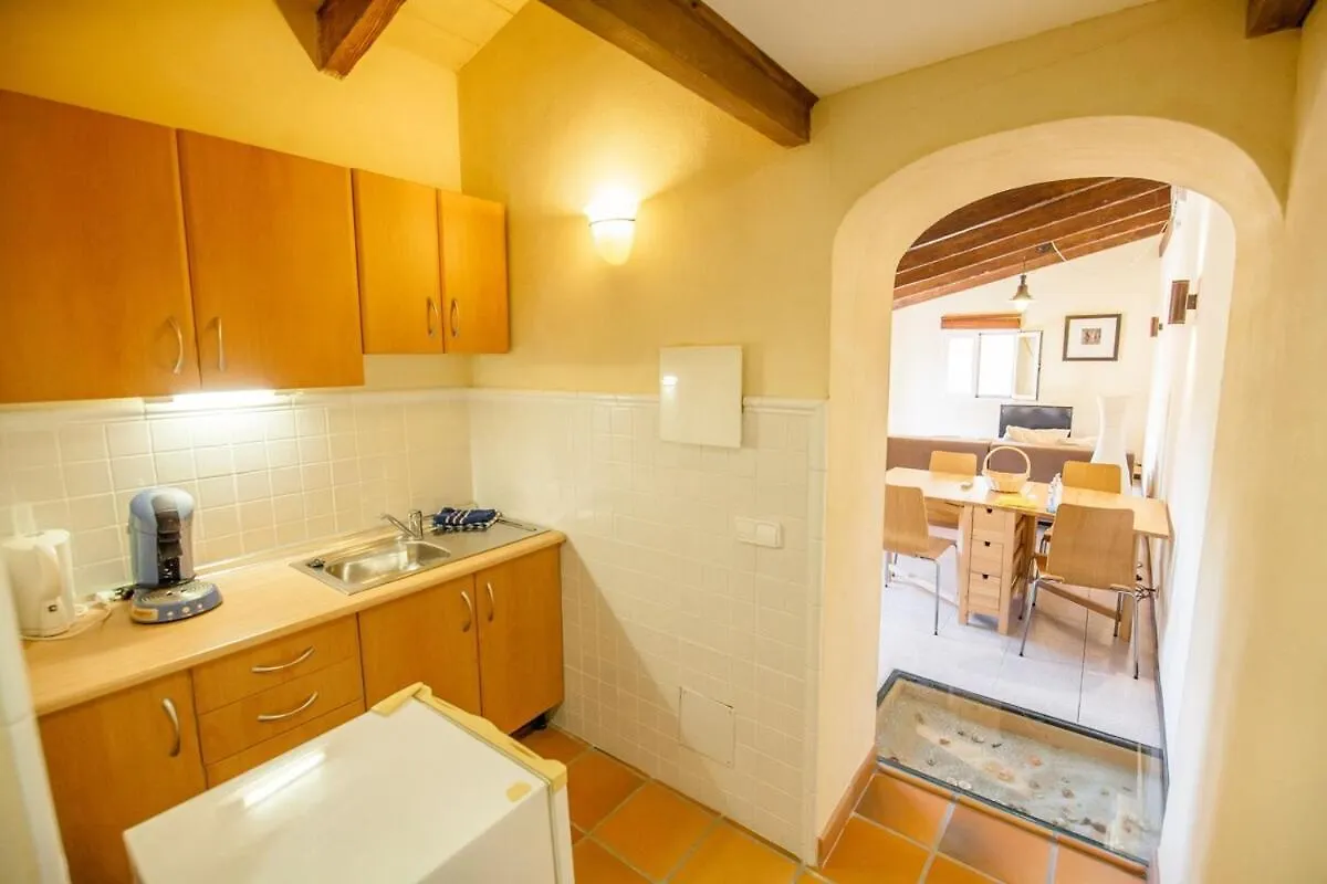 펜션 Villa Refugio Spacious Finca Pool Bbq Office 루크마호르