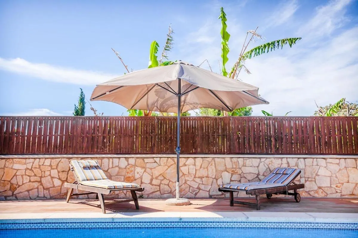 펜션 Villa Refugio Spacious Finca Pool Bbq Office 루크마호르