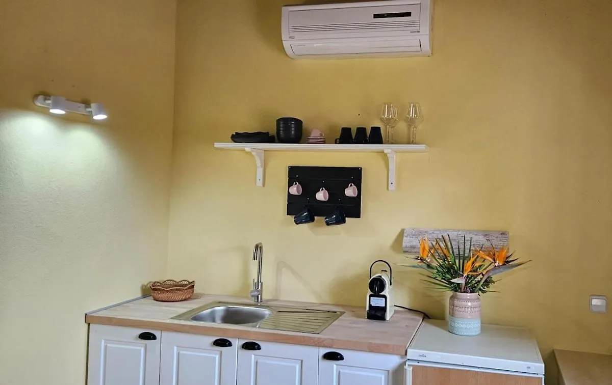 펜션 Villa Refugio Spacious Finca Pool Bbq Office 루크마호르